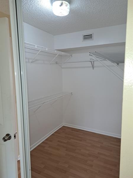 Image 21 of 28 For 8901 Wiles Rd  204