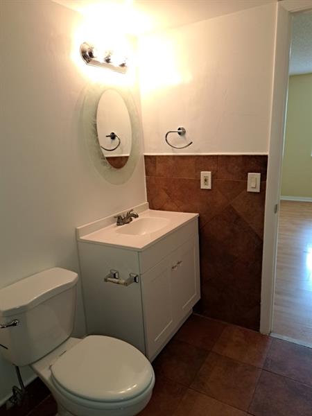 Image 24 of 28 For 8901 Wiles Rd  204