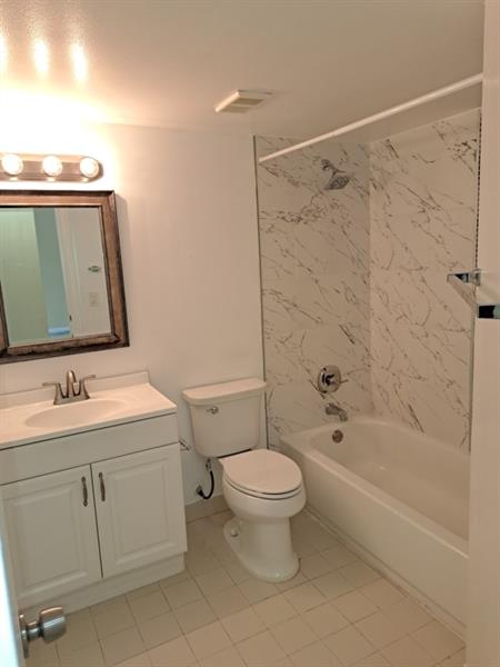 Image 27 of 28 For 8901 Wiles Rd  204