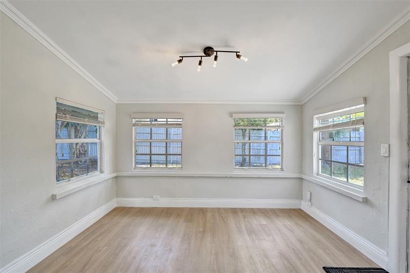 Image 14 of 40 For 421 39th Ave