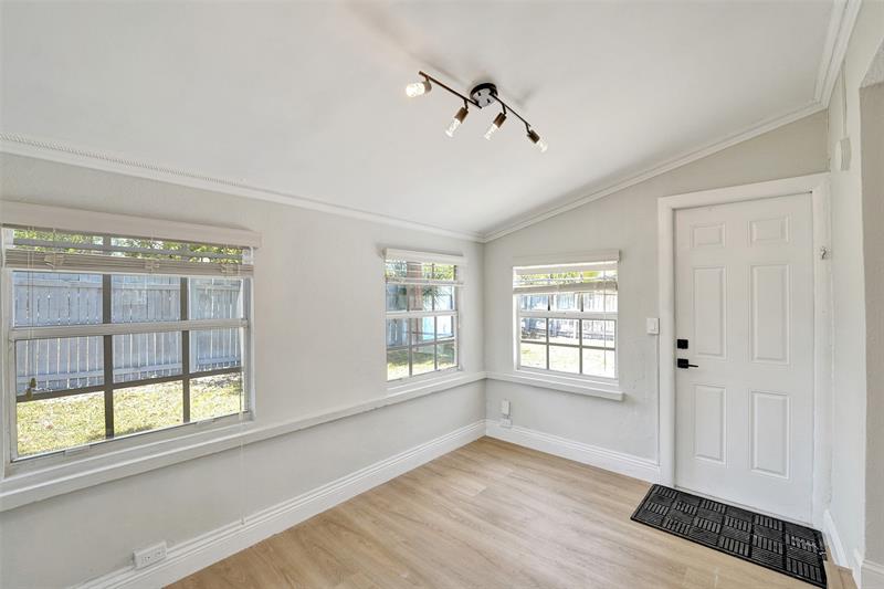 Image 15 of 40 For 421 39th Ave