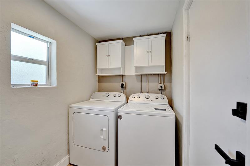 Image 32 of 40 For 421 39th Ave