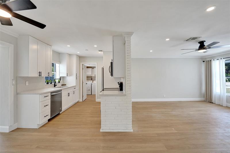 Image 4 of 40 For 421 39th Ave
