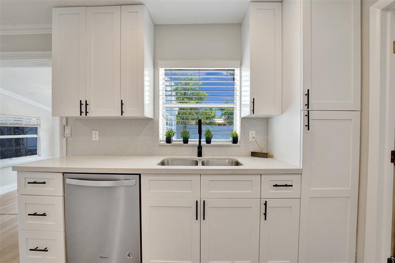 Image 7 of 40 For 421 39th Ave