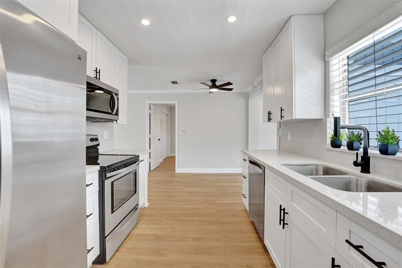 Image 8 of 40 For 421 39th Ave