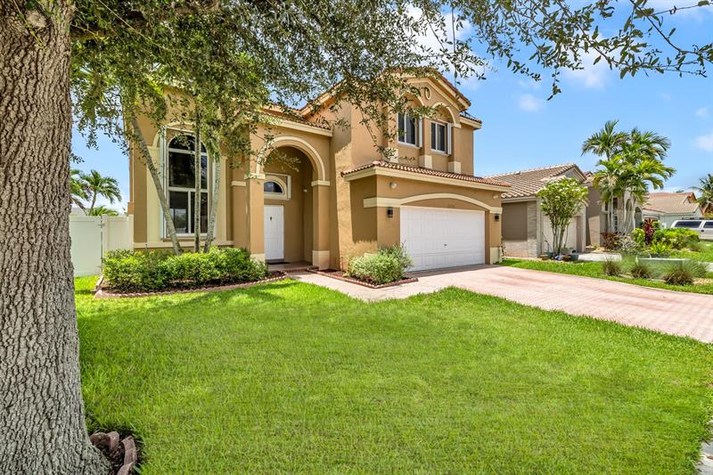 Details for 10714 17th Pl, Davie, FL 33324