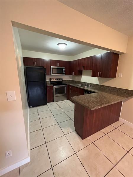 Image 3 of 9 For 1461 22nd St  A