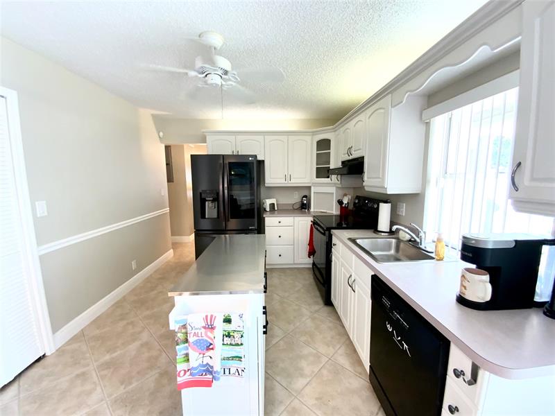 Image 19 of 52 For 8220 3rd Ct  