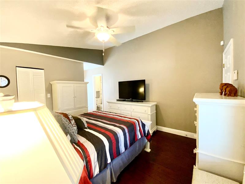 Image 25 of 52 For 8220 3rd Ct  