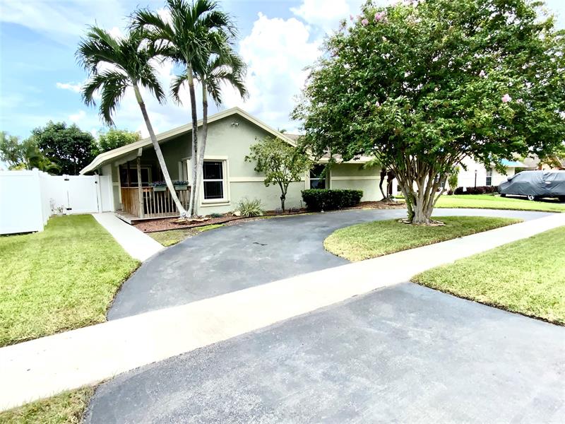 Image 3 of 52 For 8220 3rd Ct  