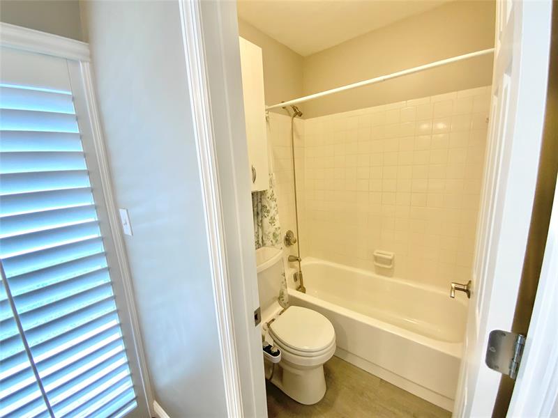Image 31 of 52 For 8220 3rd Ct  