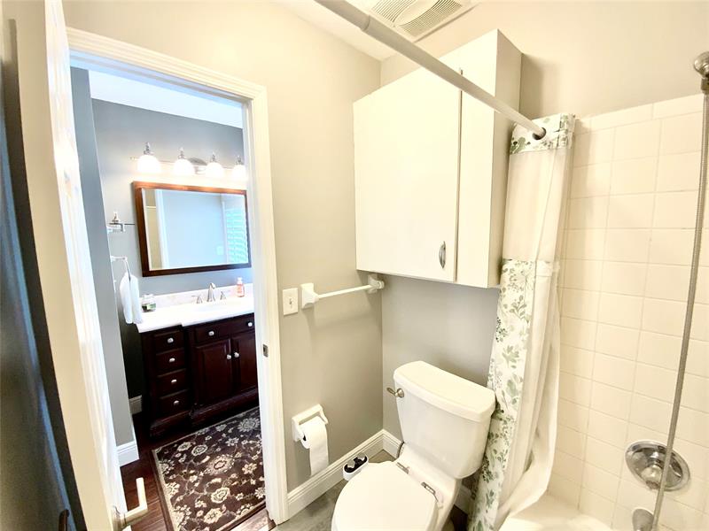 Image 32 of 52 For 8220 3rd Ct  
