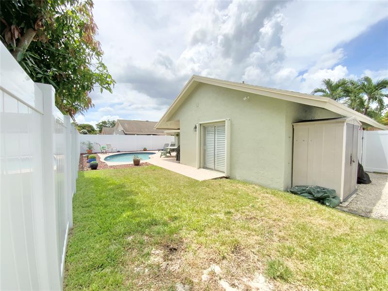 Image 50 of 52 For 8220 3rd Ct  
