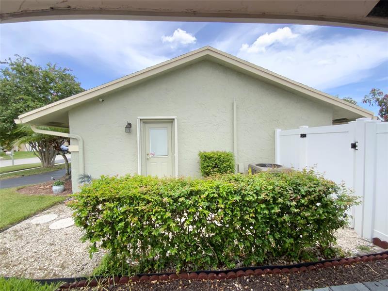 Image 6 of 52 For 8220 3rd Ct  