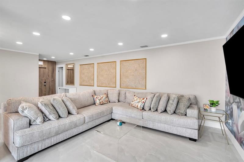 Image 17 of 31 For 3571 Magellan Cir  343-4