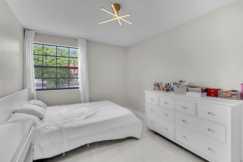 Image 28 of 31 For 3571 Magellan Cir  343-4