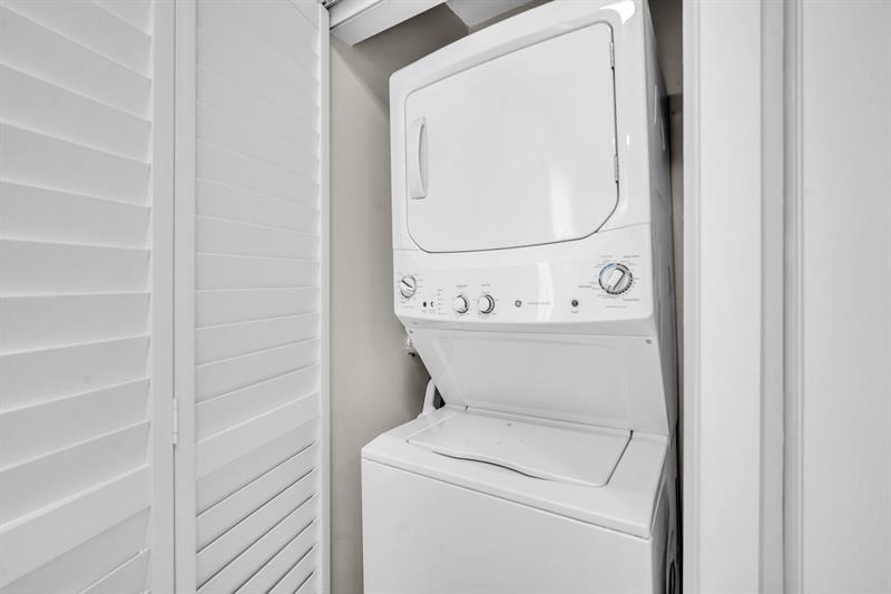 Image 30 of 31 For 3571 Magellan Cir  343-4