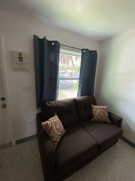 Image 5 of 9 For 1112 Avenue E  A