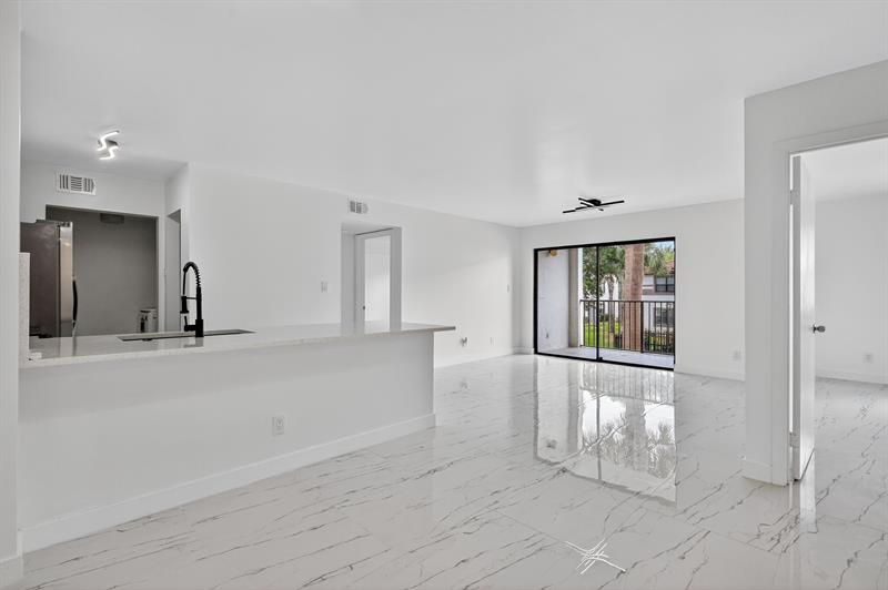 Details for 560 Park Rd  26-7, Hollywood, FL 33021