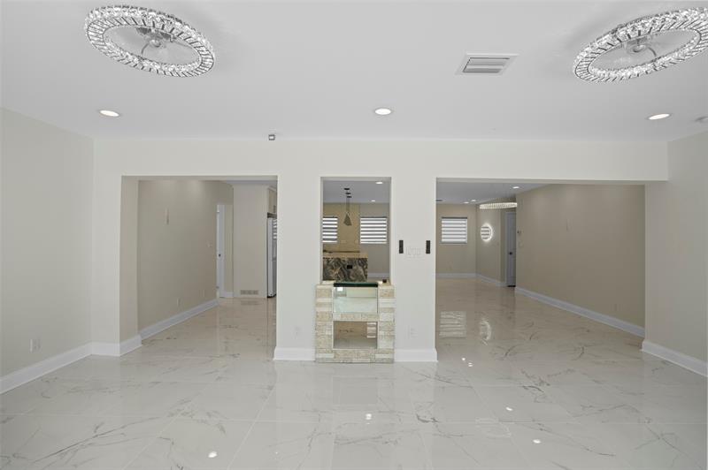 Image 15 of 50 For 2116 Mariner Dr