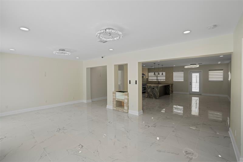 Image 16 of 50 For 2116 Mariner Dr
