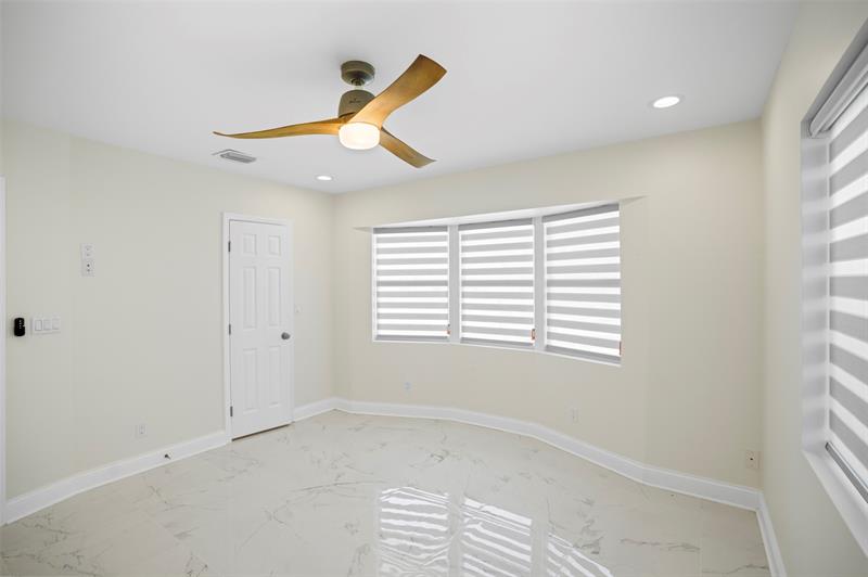 Image 26 of 50 For 2116 Mariner Dr