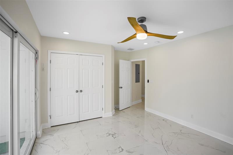 Image 28 of 50 For 2116 Mariner Dr