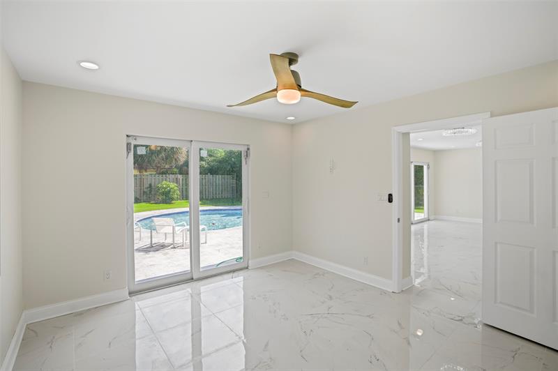 Image 30 of 50 For 2116 Mariner Dr
