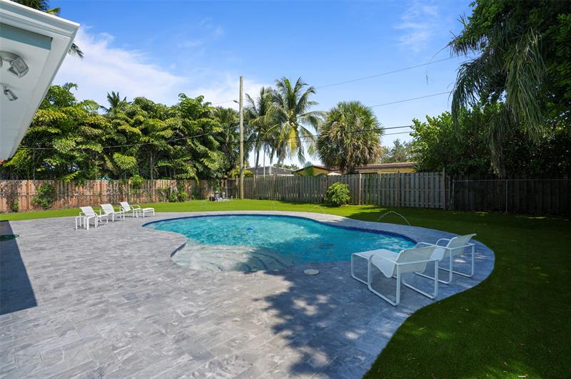 Image 40 of 50 For 2116 Mariner Dr
