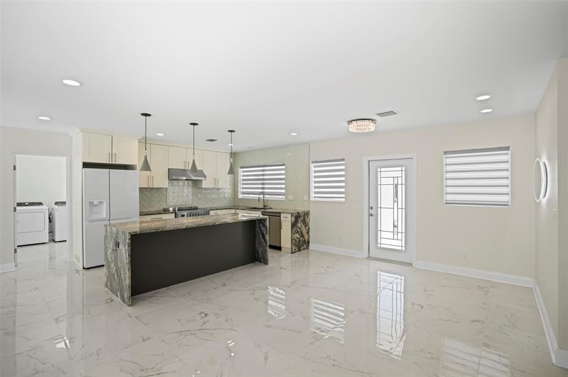 Image 7 of 50 For 2116 Mariner Dr
