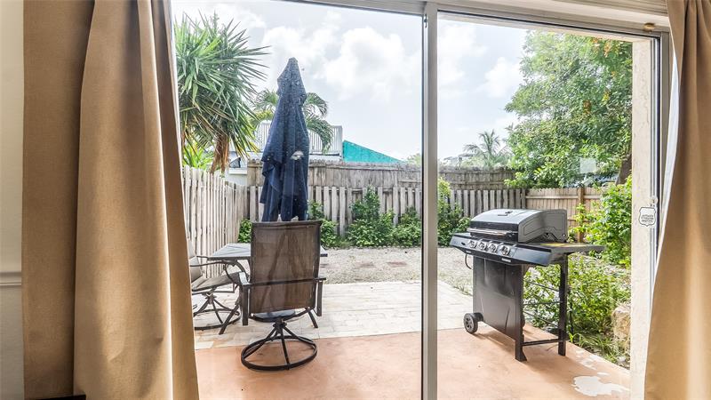 Image 15 of 42 For 512 Ocean Blvd  512