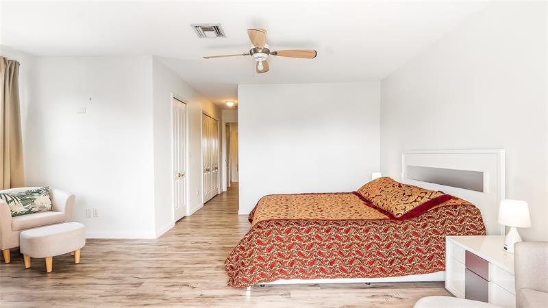 Image 32 of 42 For 512 Ocean Blvd  512