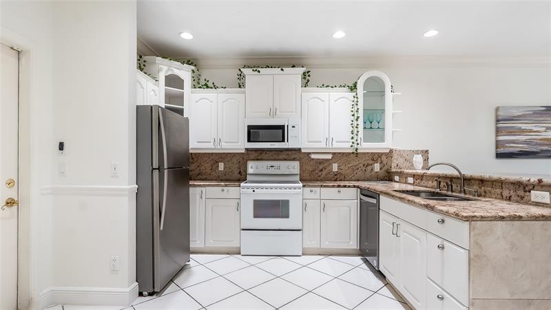 Image 4 of 42 For 512 Ocean Blvd  512