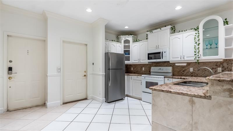 Image 5 of 42 For 512 Ocean Blvd  512