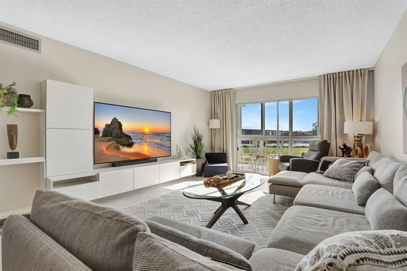 Image 10 of 67 For 2802 Victoria Way E2