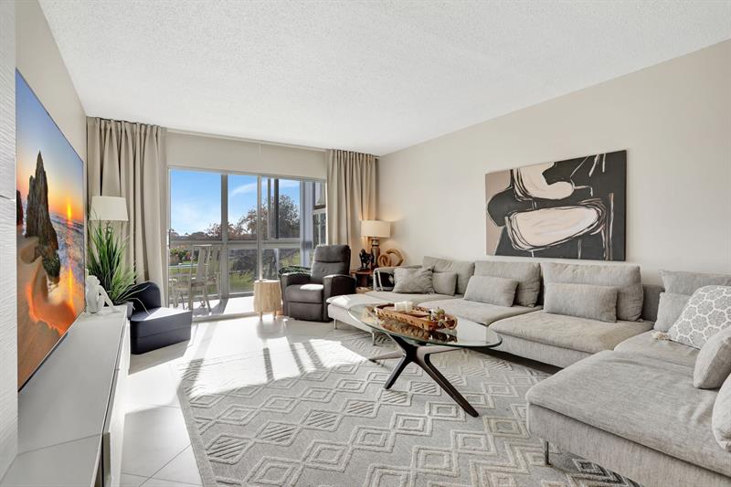 Image 11 of 67 For 2802 Victoria Way E2