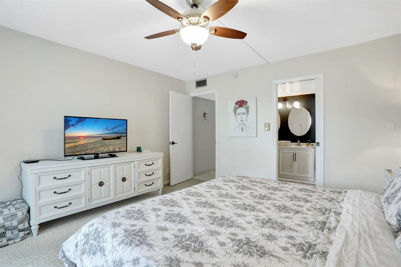 Image 25 of 67 For 2802 Victoria Way E2