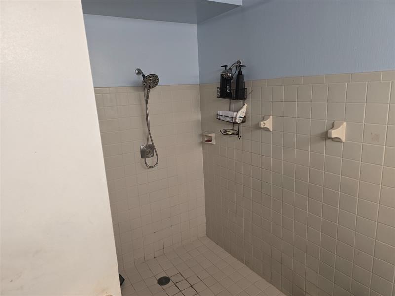 Image 13 of 25 For 7468 33rd St  7468