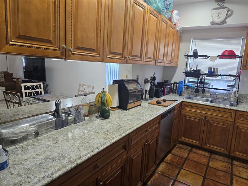 Image 3 of 25 For 7468 33rd St  7468