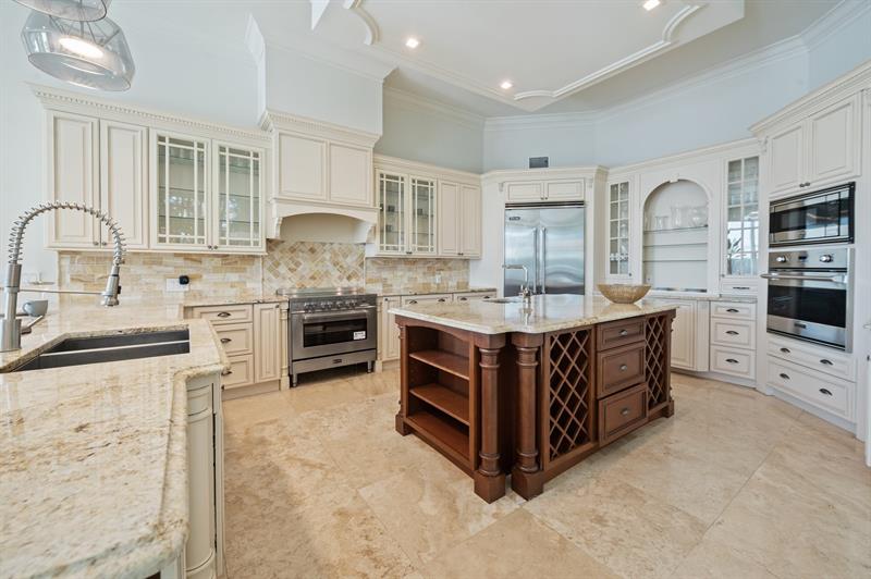 Image 17 of 55 For 81 Island Dr
