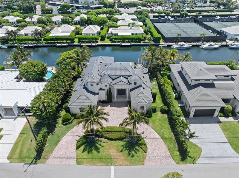 Image 3 of 55 For 81 Island Dr