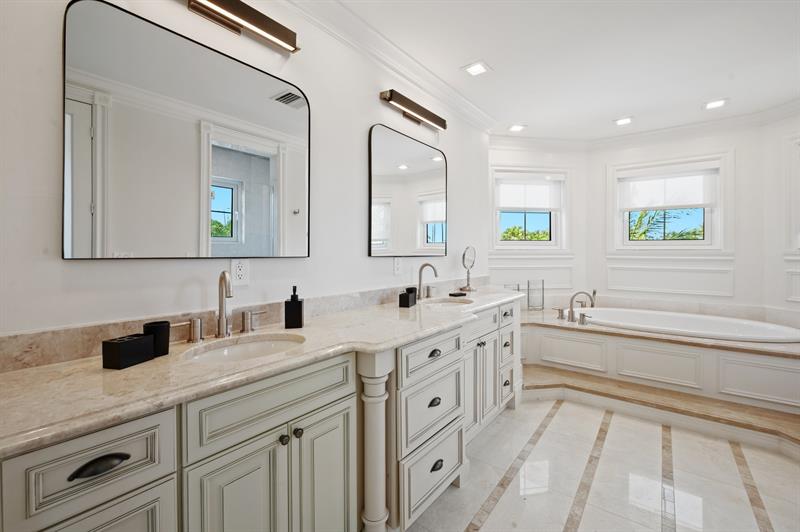 Image 30 of 55 For 81 Island Dr