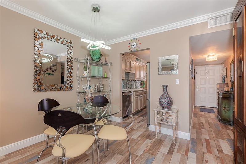 Image 10 of 27 For 9884 Nob Hill Ct  9884
