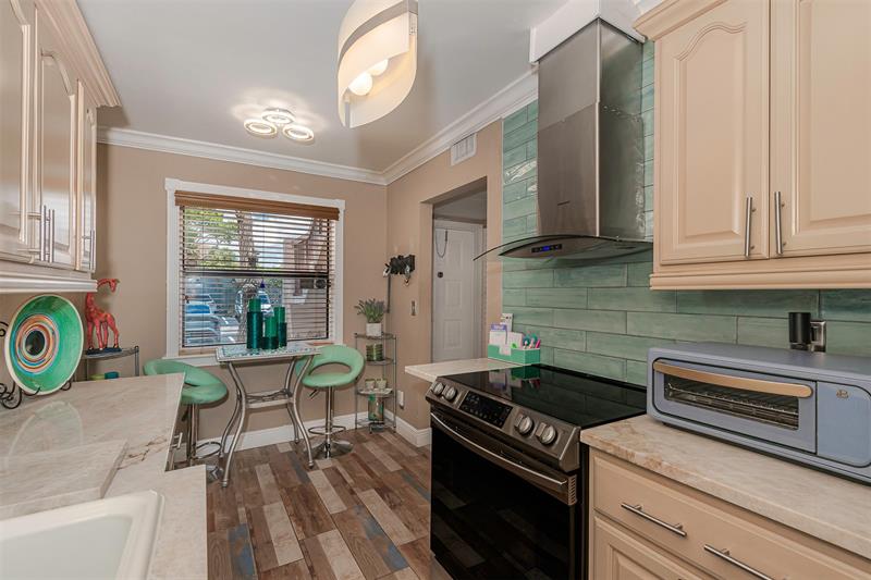 Image 13 of 27 For 9884 Nob Hill Ct  9884