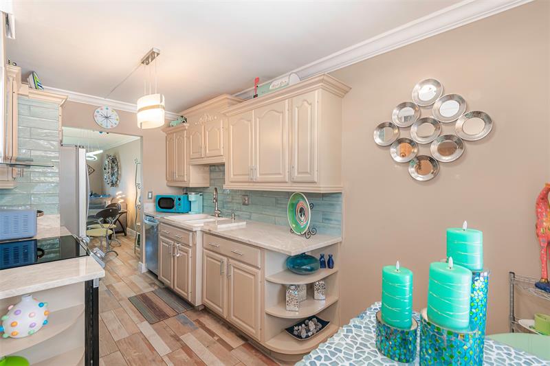 Image 17 of 27 For 9884 Nob Hill Ct  9884