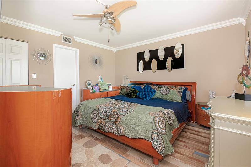 Image 18 of 27 For 9884 Nob Hill Ct  9884