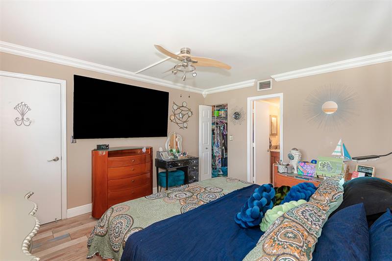 Image 19 of 27 For 9884 Nob Hill Ct  9884