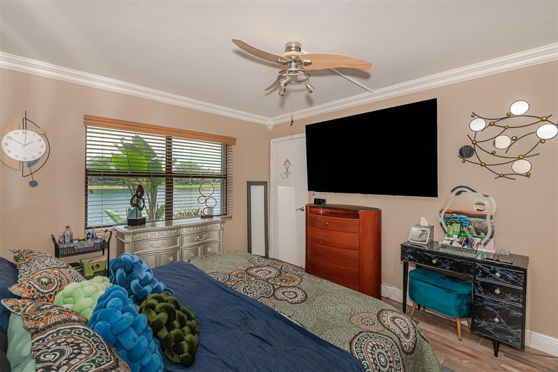Image 21 of 27 For 9884 Nob Hill Ct  9884