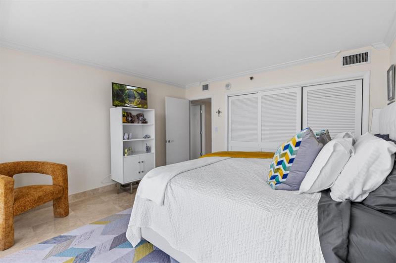Image 20 of 45 For 4101 Ocean  704