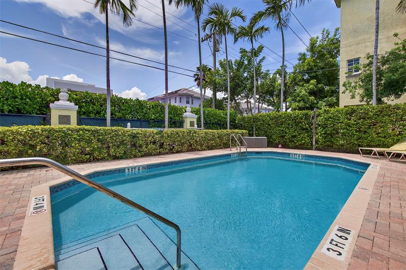 Image 32 of 49 For 2660 8th Ave  208